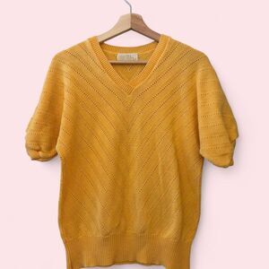 ✨ Vintage short sleeve sweater ✨